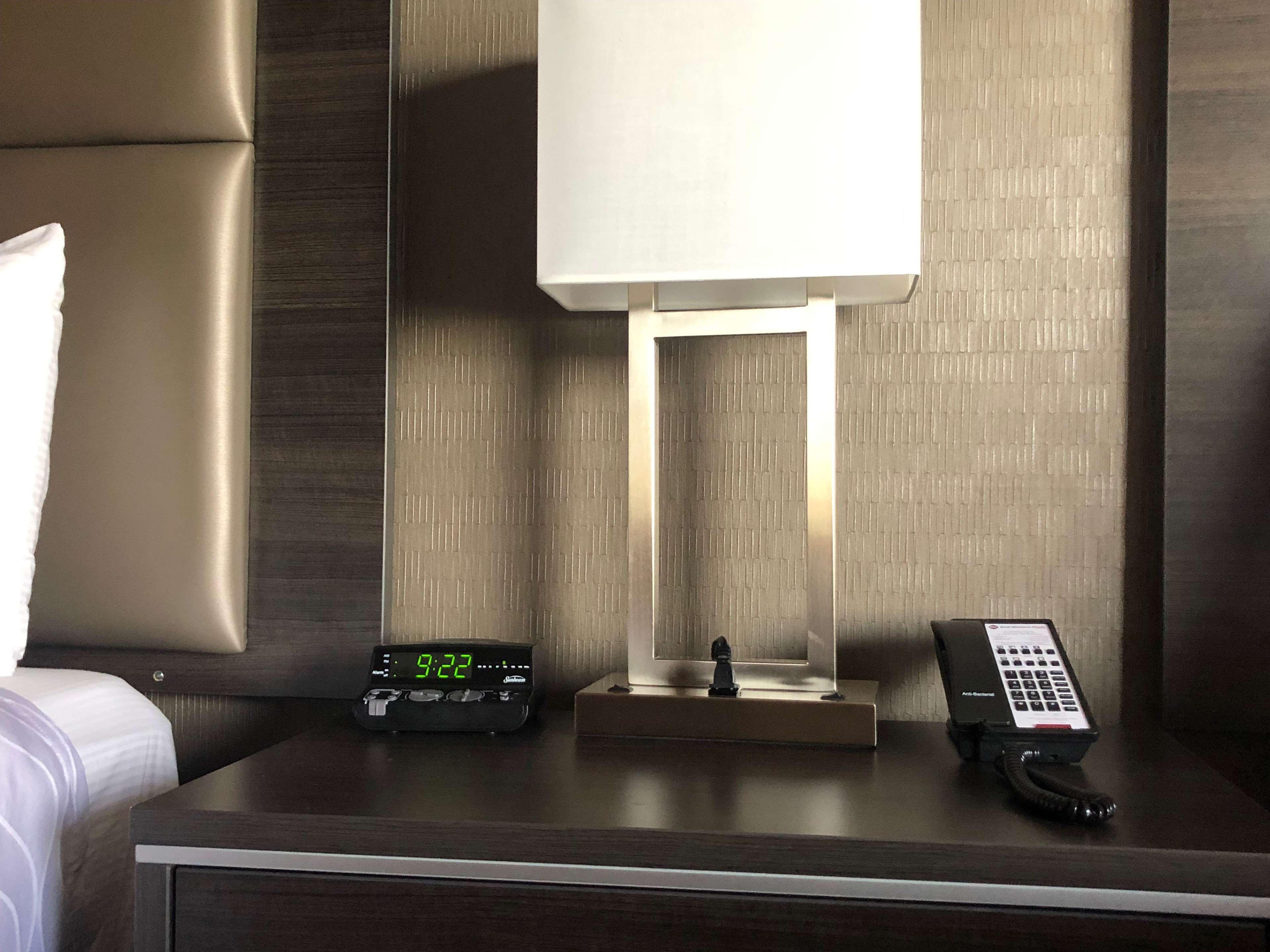 Best Western Plus Waterfront Hotel Windsor Ngoại thất bức ảnh